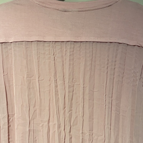 Daisy Fuentes t-shirts w/sheer back (M) - Picture 6 of 11